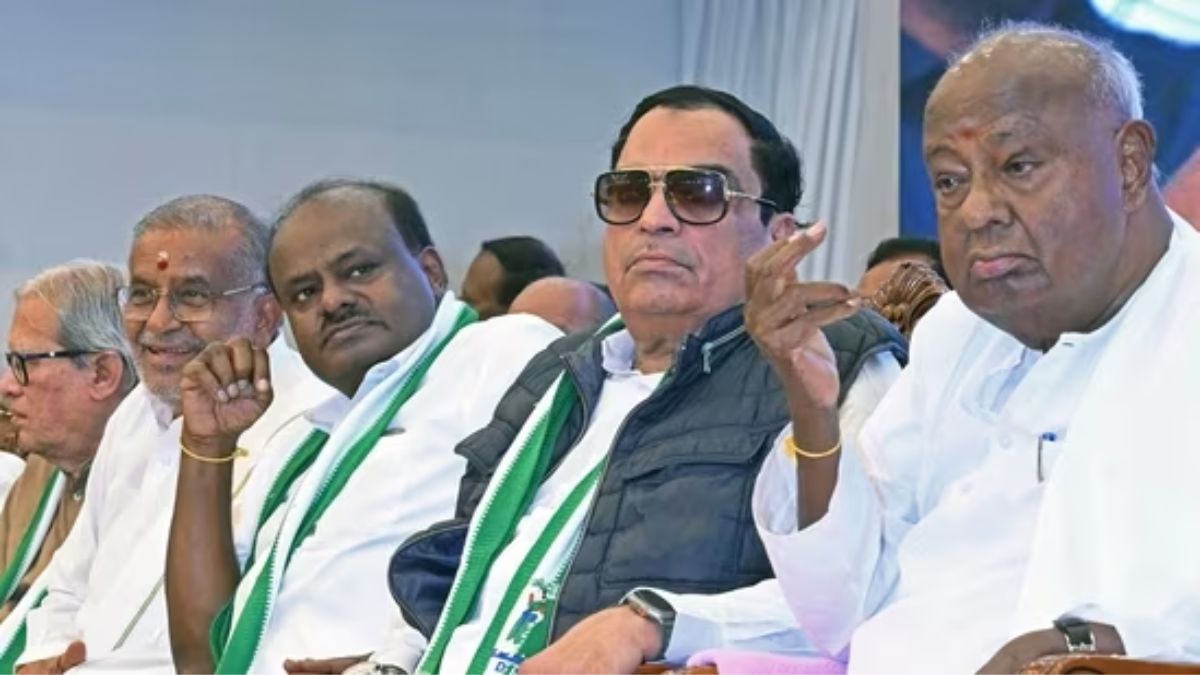 cm-ibrahim-removed-as-karnataka-jds-president-announces-party-chief-deve-gowda